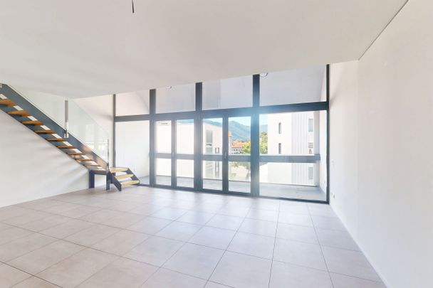 Moderno duplex di 3.5 locali con vista sui castelli con super promozione - Photo 1