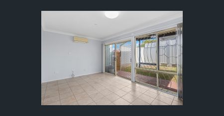 DELIGHTFUL, LOW MAINTENANCE HOME, MINUTES TO THE BEACH! - Photo 4