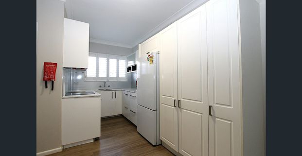 Beautifully Renovated Two Bedroom Unit!! - Photo 1