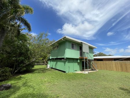 Very quaint highset home with airconditioning - Photo 3