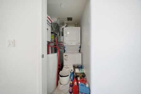 For Lease - 160 Canon Jackson Drive Unit# 410, Toronto, Ontario - Photo 2