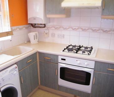 2 bedroom terraced house to rent - Photo 4