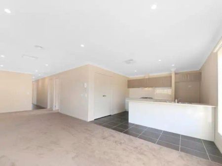 “🏡 4-Bedroom house in Mernda” - Photo 5