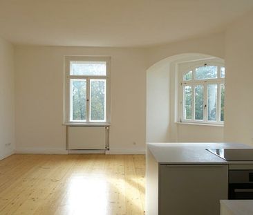 Moderne 2-Zimmerwohnung mit Erker und Blick ins Grüne in Einzellage oberhalb von Radebeul-West - Foto 4