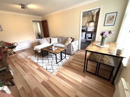 2 bedroom apartment to rent - Photo 4