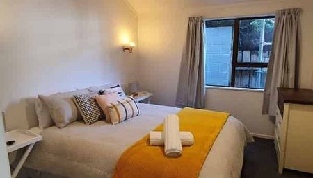 Sunny, fully-furnished 1-bdrm in Northland - Photo 2