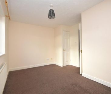 2 bedroom semi-detached house to rent - Photo 6