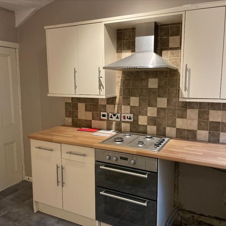2 bedroom terraced house to rent - Photo 1