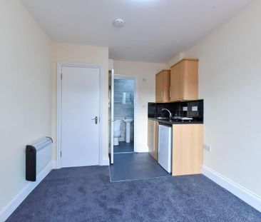 Studio to rent - Photo 2