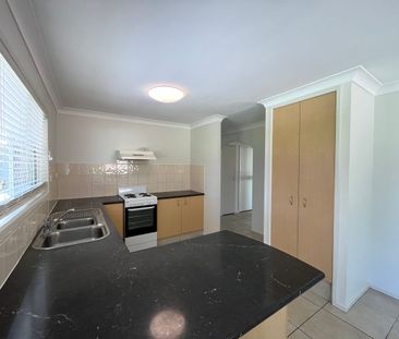 FAMILY HOME - RUNAWAY BAY - Photo 6