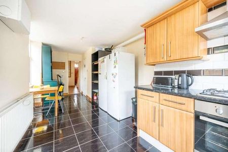 Leytonstone, Leytonstone, E11 - Photo 4