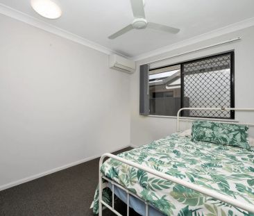 Fresh Modern Home in new quiet estate - Photo 2