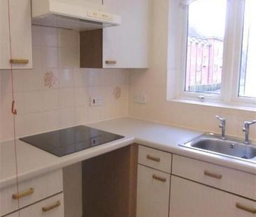 1 bedroom retirement property to rent - Photo 5