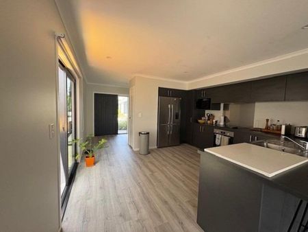 Top Tier in Te Kaarearea - Photo 3