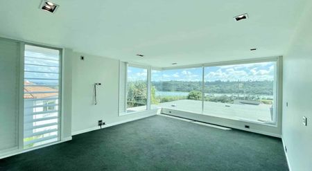 Snapper Rock Retreat with Private Pool - Photo 4