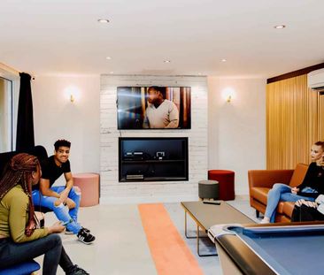 Extra Large Standard Double Ensuite - Photo 2