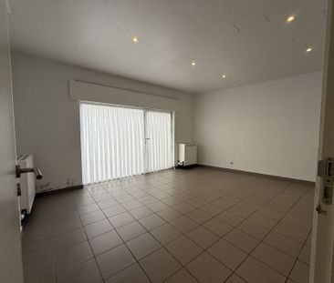 Gelijkvloers appartement met 2 slaapkamers en 2 terrassen - Photo 6