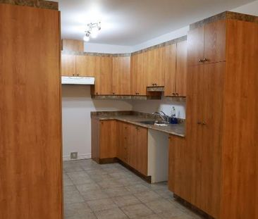Grand 4 1/2 À SAINT-ÉTIENNE DE LAUZON (LÉVIS) - Photo 3