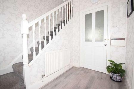 Quarry Road East, Wirral, CH63 - Photo 2