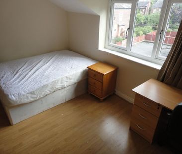 8 bedroom semi-detached house to rent - Photo 5