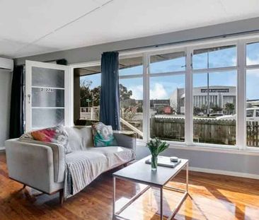 Sunny 2BR Avondale Living - Pets OK! - Photo 2