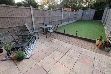 2 bedroom terraced house to rent - Photo 4