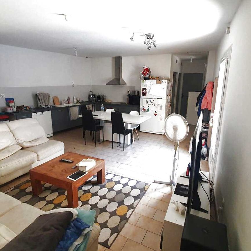 Location Appartement 3 pièces 72m² ROGNES 13840 - Photo 1