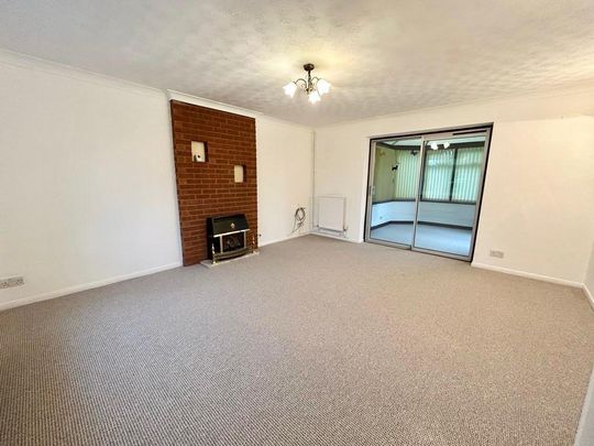 4 bedroom detached house to rent - Photo 1