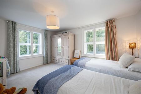 4 bedroom detached house to rent - Photo 5