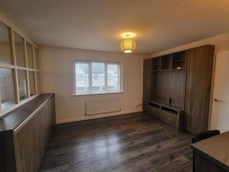 2 bedroom coach house to rent - Photo 3