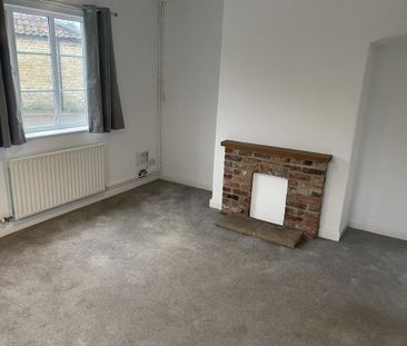 2 bedroom semi-detached house to rent - Photo 1
