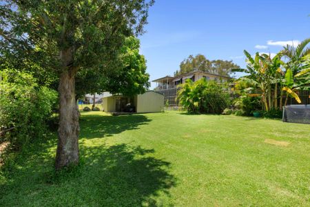 Recently Renovated - Family Home in Margate - Photo 5