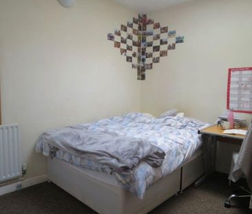 6 bedroom flat to rent - Photo 5
