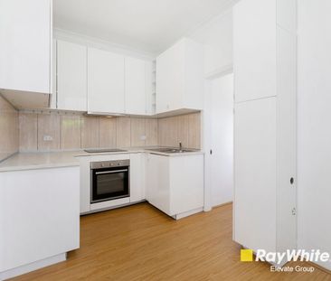 Desirable and Cozy Living in Lilyfiled - Photo 3
