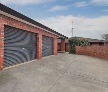 SPACIOUS FAMILY HOME WITHIN WALKING DISTANCE TO MIDLANDS GOLF - Photo 5
