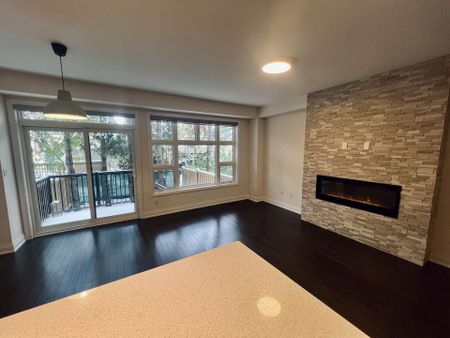 For Lease - 72 Causland Lane, Richmond Hill, Ontario - Photo 3