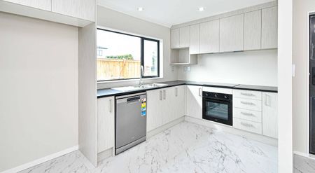 Modern house in the heart of Papatoetoe - Photo 3