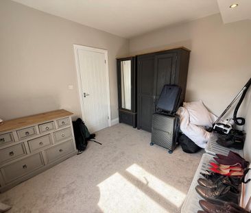 4 bedroom end of terrace house to rent - Photo 6