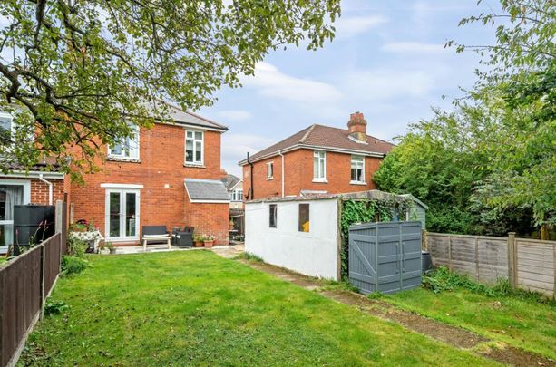 3 bedroom semi-detached house to rent - Photo 1