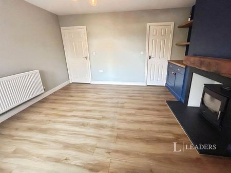 2 bedroom semi-detached house to rent - Photo 2