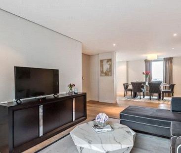 3 bedroom flat in London - Photo 2