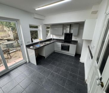 3 bedroom terraced house to rent - Photo 2