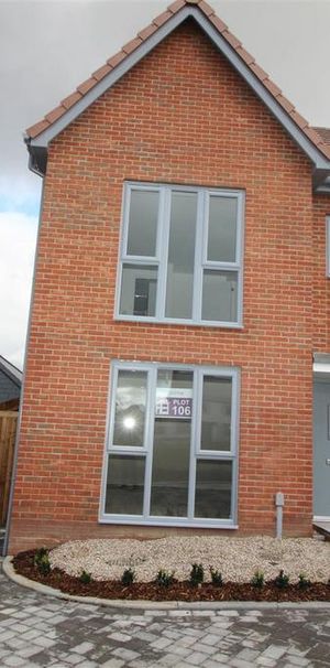 3 bedroom semi-detached house to rent - Photo 1