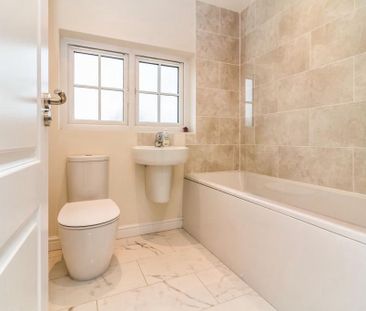 Room in a Shared House, Nigel Road, M9 - Photo 3