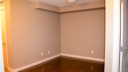 Spacious 2 Bedroom, 2 Bathroom Main Floor Condo In Sage Hill - Photo 5