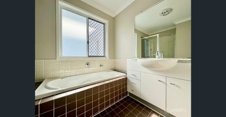 3 BEDROOM DUPLEX IN MERMAID BEACH! - Photo 4