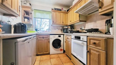 1 bedroom apartment to rent - Photo 2