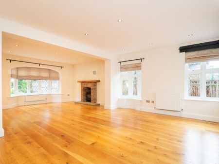 5 bedroom detached house to rent - Photo 2