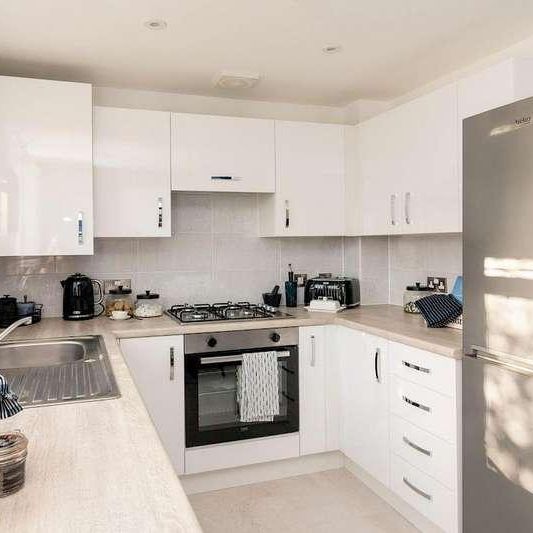 Macaulay Park, Grimsby, DN31 - Photo 1