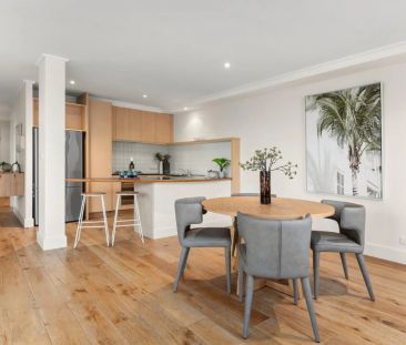 Spacious and Bright Apartment with Spectacular Foreshore Appeal! - Photo 3